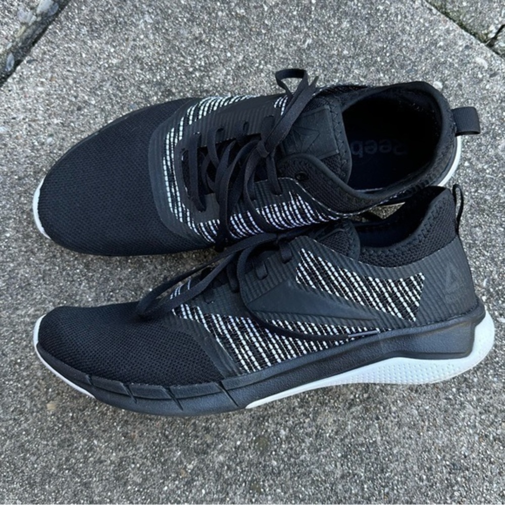 Reebok Black and White Running Shoes Men’s Size 10.5